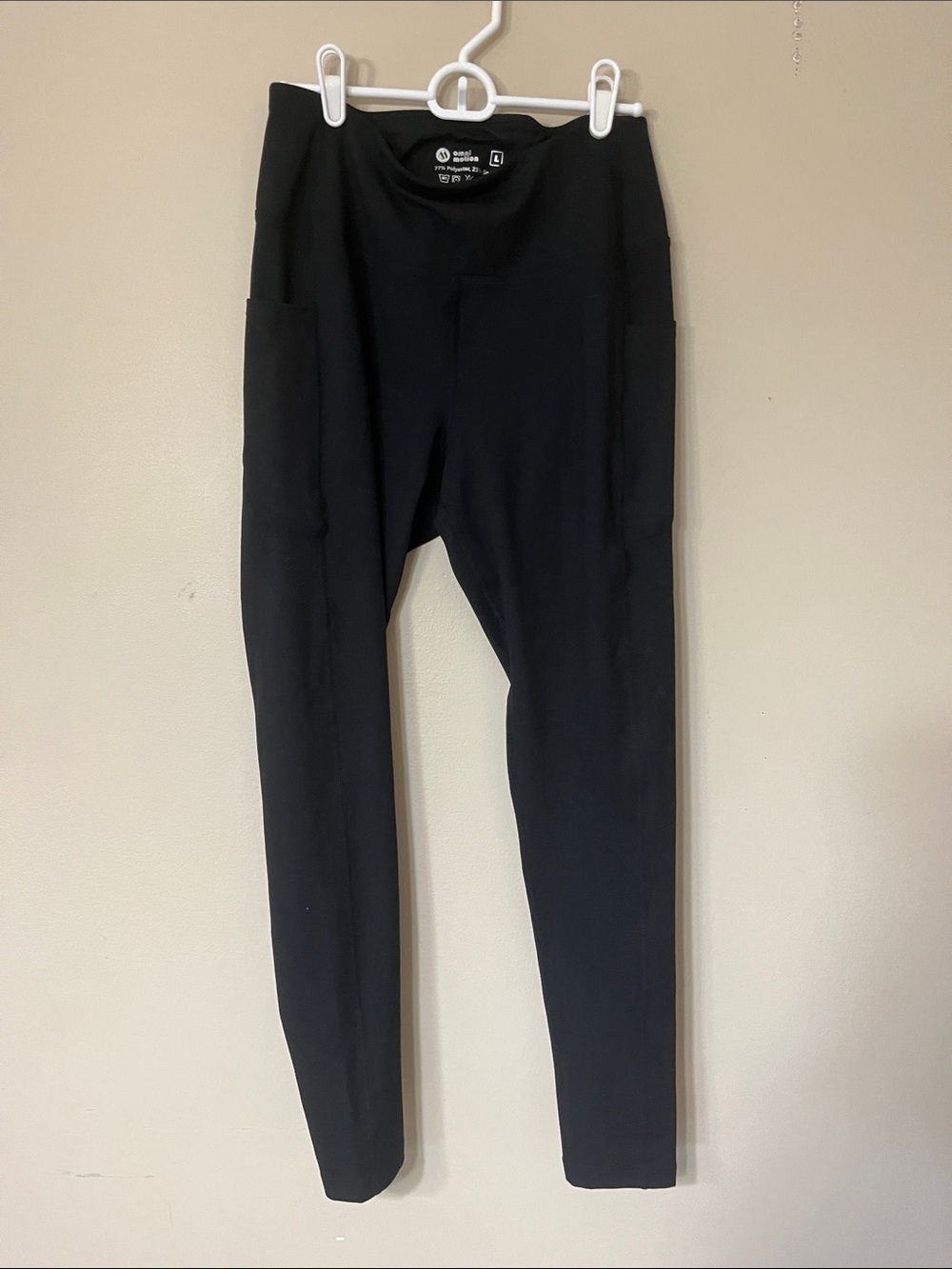 Women’s High-Rise Black Pocket Leggings
